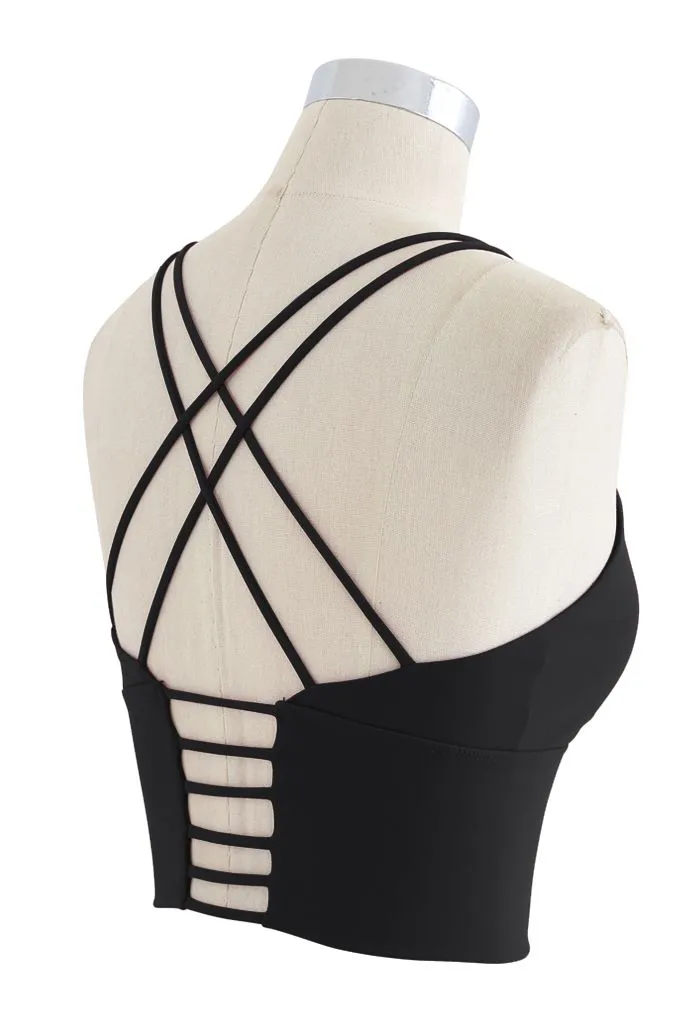Crisscross Riemchen Gekürzt Sport BH in Schwarz